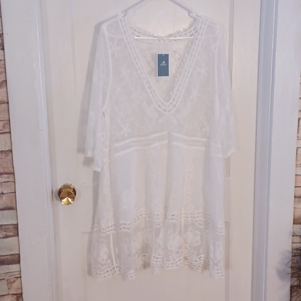 White Lace V-Neck Bathing Suit Cover Up New With Tags